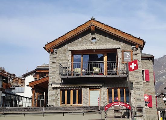 switzerland/saas-fee/shop/kiwi-snowboard-streetwear-store-saas-fee