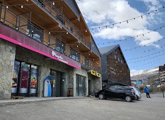 georgia/gudauri/shop/nikora