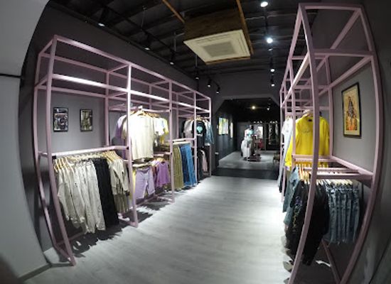 spain/cadiz/santa-maria/shop/la-santa-streetwear-art-gallery