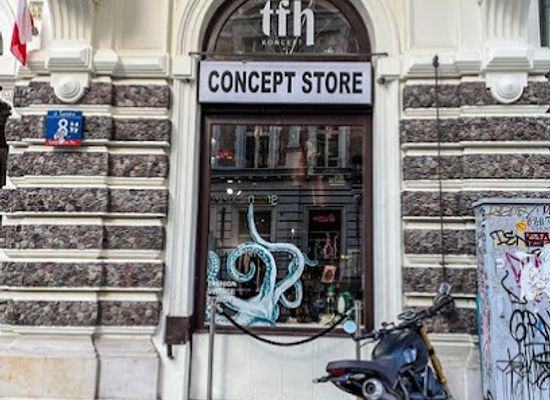 poland/warsaw/srodmiescie/shop/tfh-concept-store