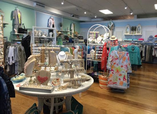 massachusetts/barnstable/shop/sea-breezes-clothing