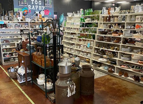 mississippi/north-mississippi/shop/timeless-treasures-antique-market