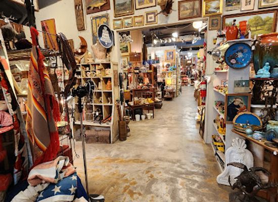 texas/austin/shop/uncommon-objects