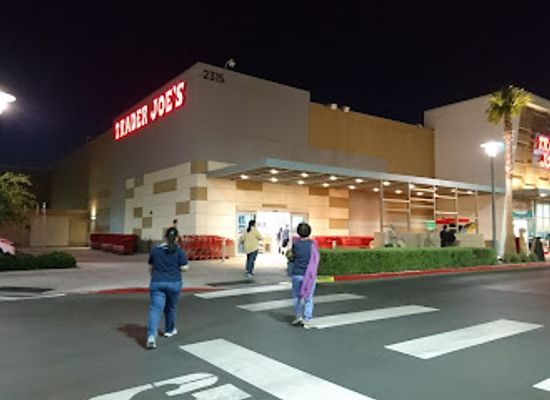 nevada/red-rock-canyon-national-conservation-area/shop/trader-joe-s