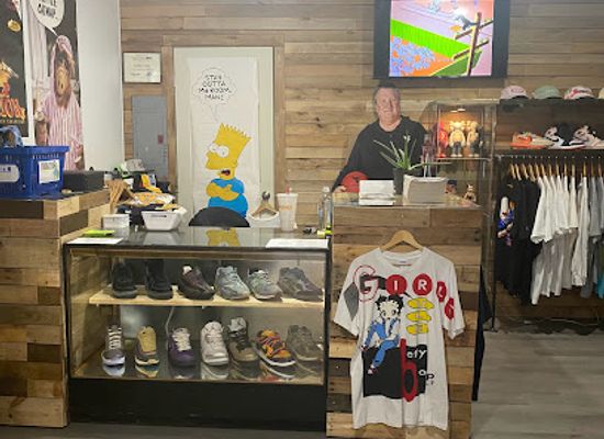 west-virginia/morgantown/shop/gallery-304-vintage-shop