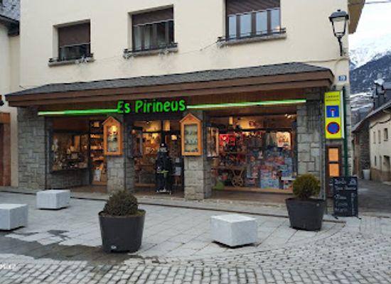 spain/aiguestortes-i-estany-de-sant-maurici-national-park/shop/es-pirineus