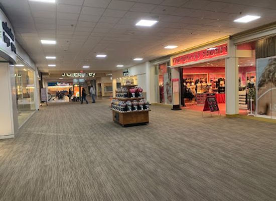 montana/great-falls/shop/holiday-village-mall
