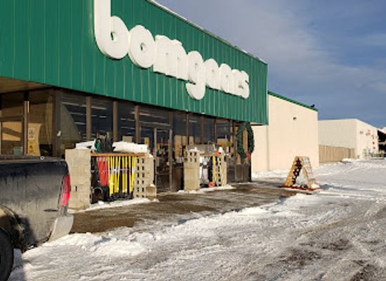 wyoming/great-divide-basin/shop/bomgaars