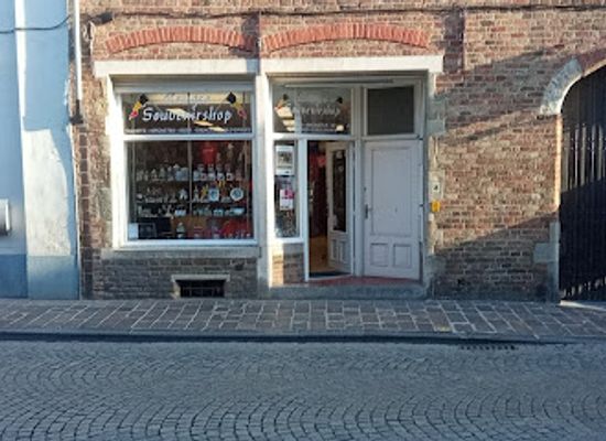 belgium/bruges/shop/souvenirshop-brugge