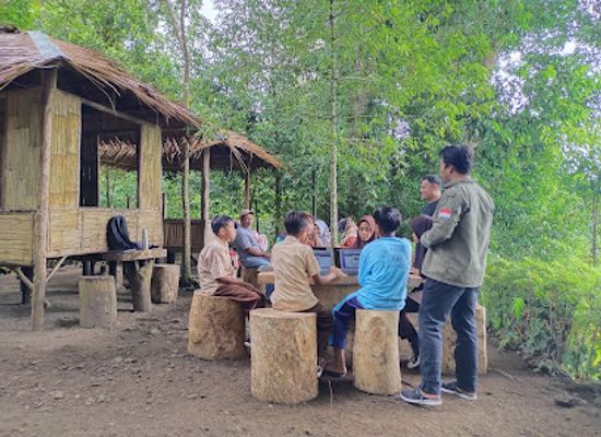 indonesia/banda-islands/shop/kafe-tikungan-kanari