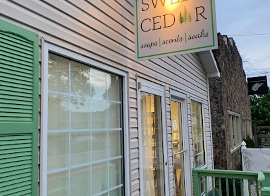 west-virginia/lewisburg/shop/sweet-cedar-company
