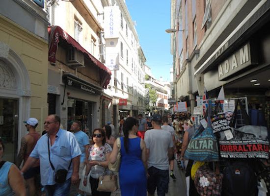 gibraltar/casemates-square/shop/adam-gifts-luggage