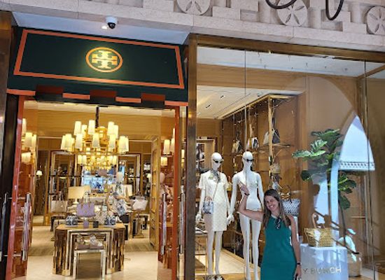 the-bahamas/nassau-and-paradise-island/shop/tory-burch-coral-towers-atlantis