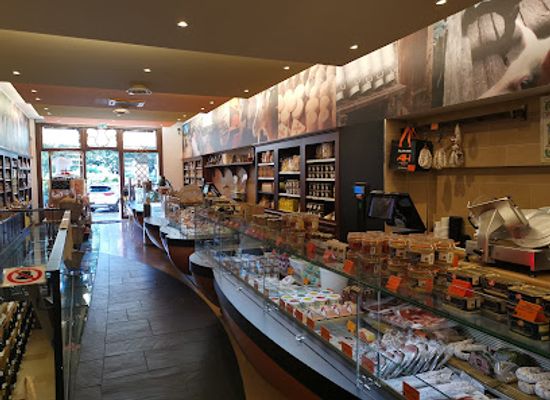 france/burgundy/shop/alain-hess-cheesemonger