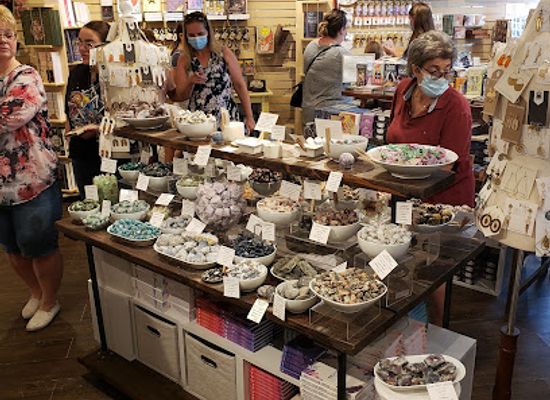 connecticut/housatonic-valley/shop/becca-rose