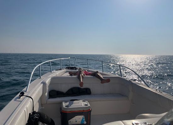 bahrain/amwaj-islands/shop/hadi-s-sun-sea