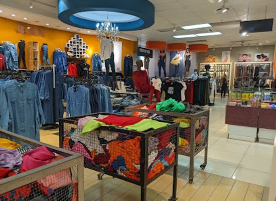 zambia/lusaka/kalundu/shop/mud-boutique