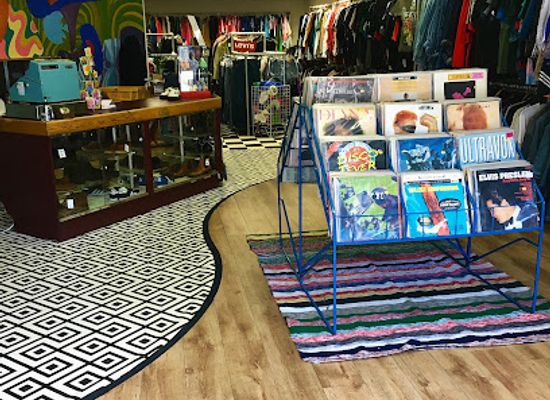 united-kingdom/belfast/shop/petty-kingdom-vintage-clothing-records