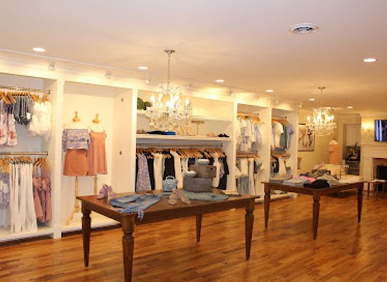 new-york/western-new-york/shop/ruthann-boutique