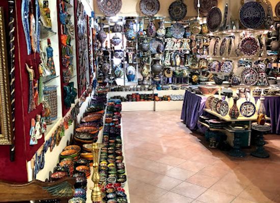 turkiye/kusadasi/ladies-beach/shop/hacivat-shop