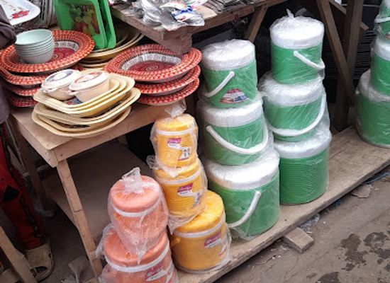cameroon/kalamaloue-national-park/shop/boutique-adoum-tom-anguini