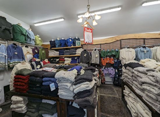 ireland/aran-islands/shop/an-pucan-aran-sweaters