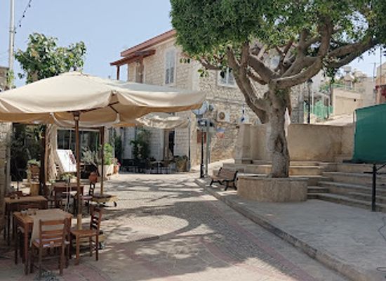 cyprus/pissouri/shop/pissouri-square-fountain