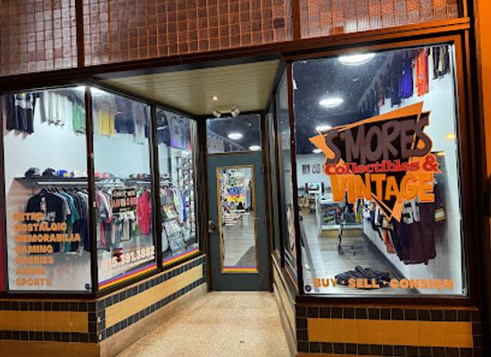 illinois/northwestern-illinois/shop/s-mores-collectibles-and-vintage