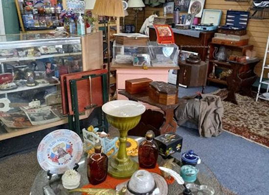 kansas/topeka/shop/seasoned-treasures