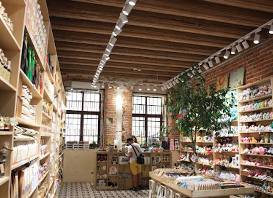ukraine/lviv/rynok-square/shop/kram-15-mahazyn-suveniriv