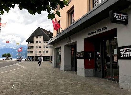 switzerland/lucerne/shop/victorinox-store-brunnen
