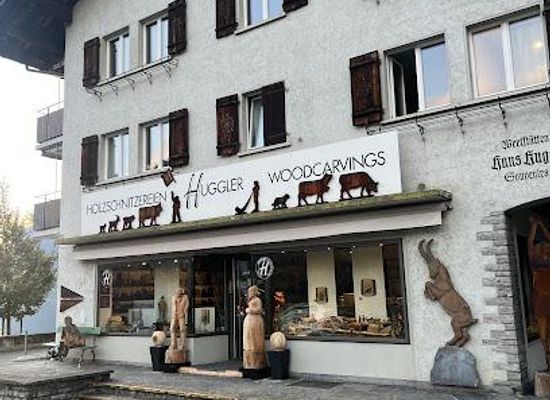 switzerland/interlaken/shop/huggler-holzbildhauerei