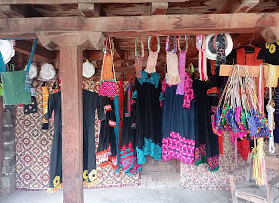 pakistan/kalash-valley/shop/lali-gul-kalash-dress-house