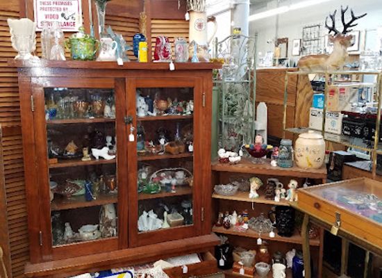 iowa/ottumwa/shop/antiques-uniques