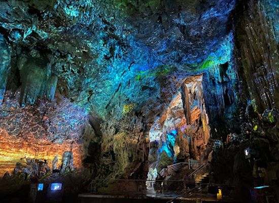 gibraltar/st-michael-s-cave/shop/lower-st-michael-s-cave