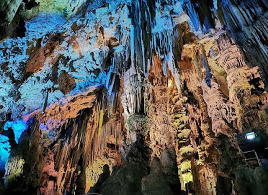gibraltar/st-michael-s-cave/shop/saint-michael-s-cabin
