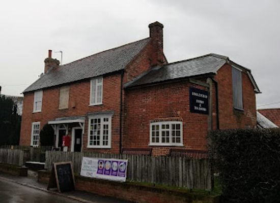 united-kingdom/berkshire/shop/englefield-stores-tea-room