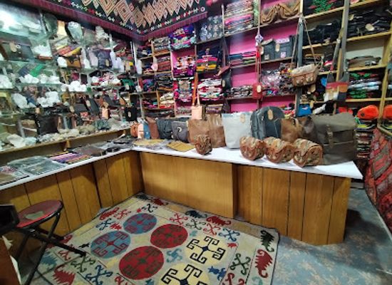 pakistan/northern-areas/shop/gilgit-hunza-arts-crafts-international