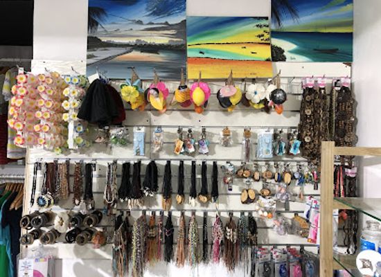 maldives/ukulhas/shop/ukulhas-souvenirs