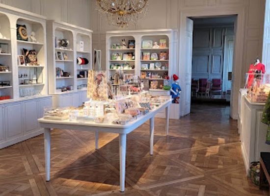 france/versailles/parc-de-versailles/shop/la-boutique-du-grand-trianon