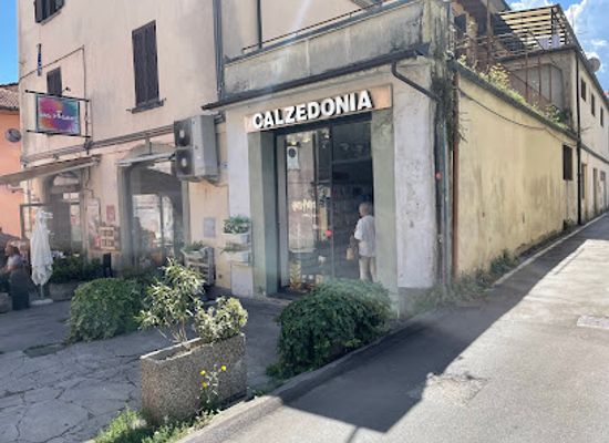 italy/garfagnana/shop/calzedonia