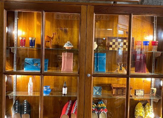 gibraltar/st-michael-s-cave/shop/berber-treasure-shop