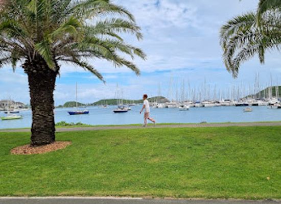 new-caledonia/poya/shop/lyvai-tours