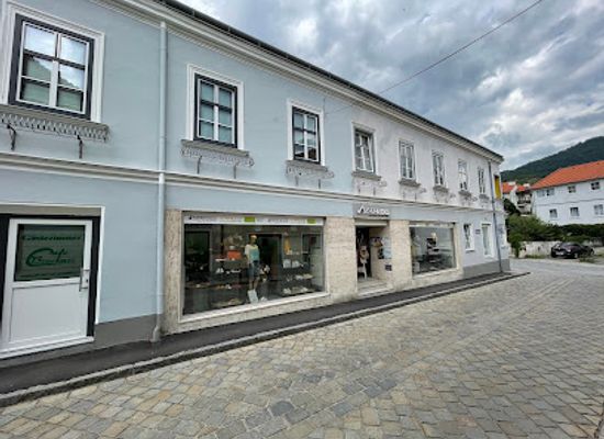 austria/wachau/shop/schuhshop-wachauthek-heidelinde-schauer-denk