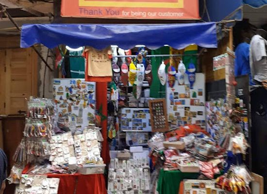 morocco/casablanca/old-medina/shop/souvenir-du-maroc
