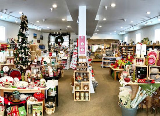 vermont/stowe/shop/the-country-store-on-main