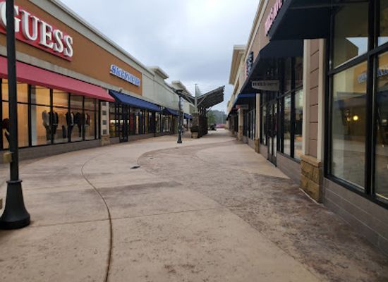 alabama/river-region/shop/the-shops-of-grand-river