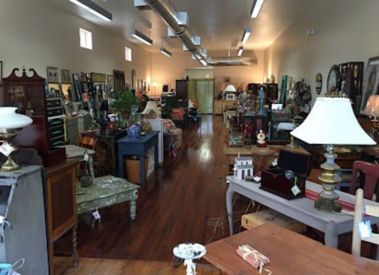 florida/gainesville-area/shop/uniquities-consignment-shop-used-furniture-home-decor