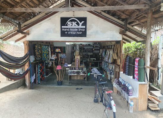 sri-lanka/arugam-bay/shop/sky-handmade