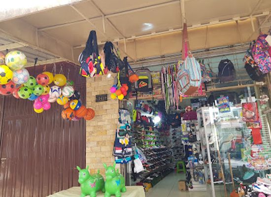 bolivia/tarija-valley/shop/tienda-de-zapatillas